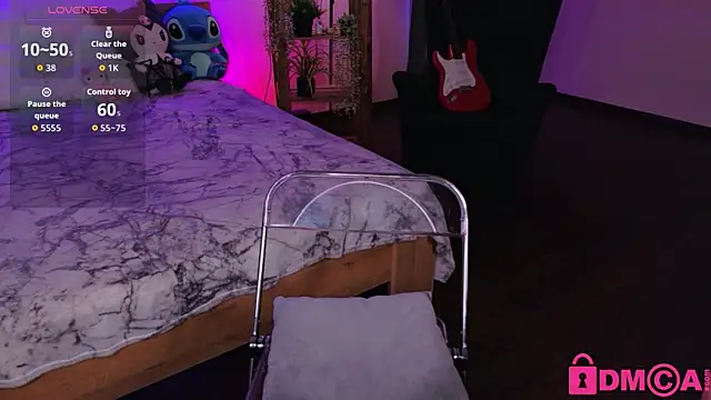 חדר צ'אט בשידור חי של venomeowww__