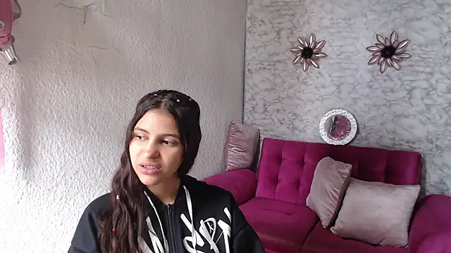 Evagirl69 Adlı Modelin Canlı Sohbet Odası