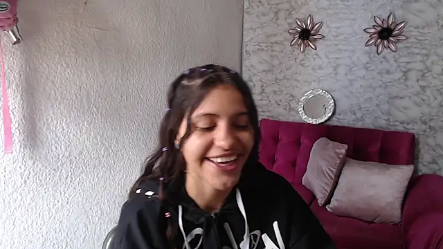 Evagirl69 Adlı Modelin Canlı Sohbet Odası
