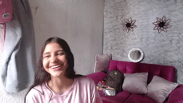 Evagirl69's Live Chat Room