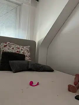 emmifly Adlı Modelin Canlı Sohbet Odası