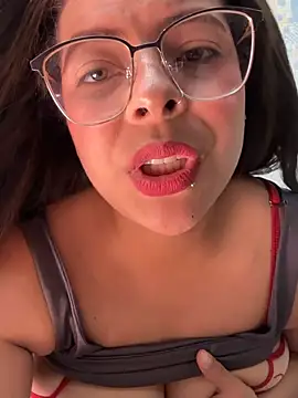 MiaCollinssx's Live Chat Room