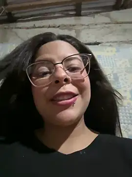 MiaCollinssx élő chatszobája