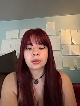 Živá chatovací místnost Canneela