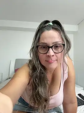 חדר צ'אט בשידור חי של sophie_lopez1