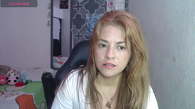 Živá chatovací místnost karamirror_