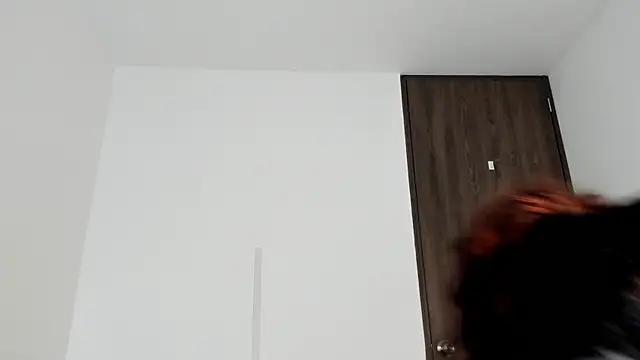 Lia_Rousse0 Live chatroom