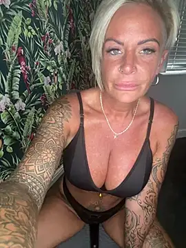 Big-Tits696969 Cameră chat live