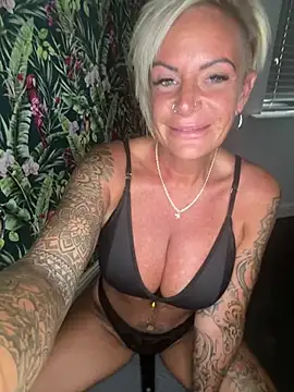 Show de cámara de sexo en directo de Big-Tits696969