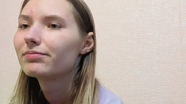 Živá chatovací místnost _kikiclark__