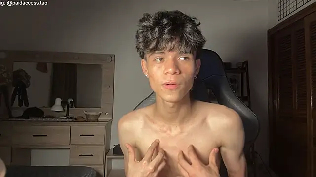 הופעת סקס קאם בשידור חי של OopsAgain_