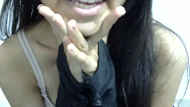 Riva_arora01 live-chat rom