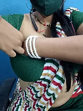 Tamil_Vennila_ Adlı Modelin Canlı Sohbet Odası