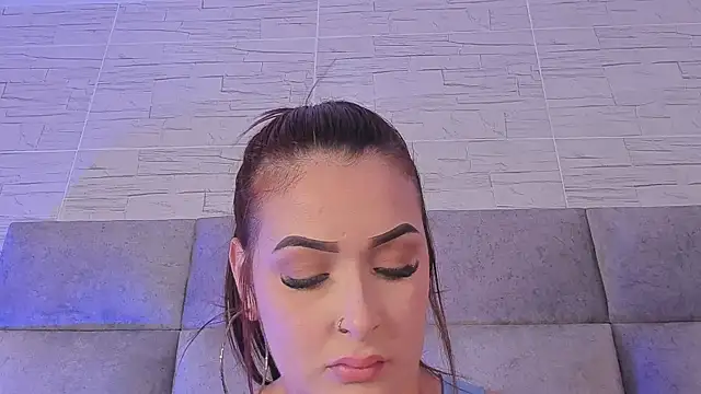 غرفة دردشة lea_walkerr المباشرة