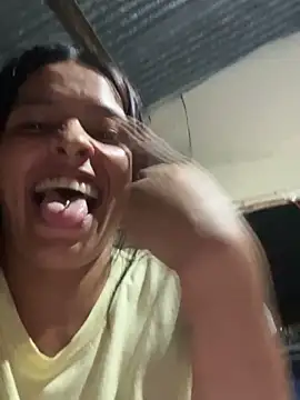 SaraBust Cameră chat live