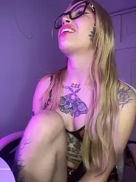PrettyAshley_ Adlı Modelin Canlı Sohbet Odası