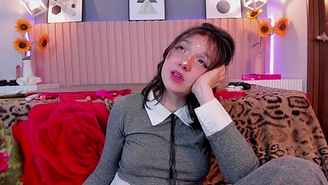 חדר צ'אט בשידור חי של Nina_Ford