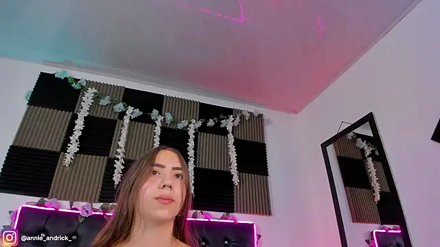 Živá chatovací místnost _Annie_Andrick_