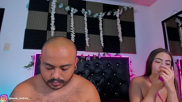 _Annie_Andrick_ Adlı Modelin Canlı Sohbet Odası