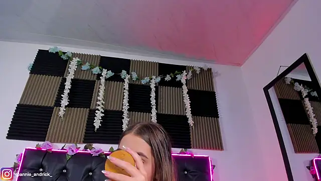 _Annie_Andrick_ Cameră chat live