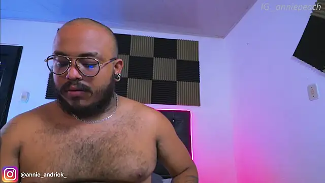 Živá chatovací místnost _Annie_Andrick_