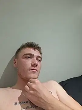 Živá chatovací místnost BIG-WHITE-DICK-2001