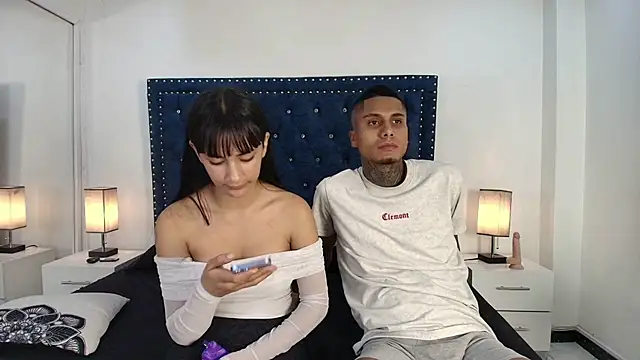غرفة دردشة Damian_and_roxanne المباشر ة