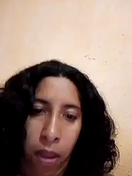 hotaniani Adlı Modelin Canlı Sohbet Odası