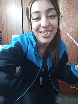 Jennyvignaduzzo Adlı Modelin Canlı Sohbet Odası