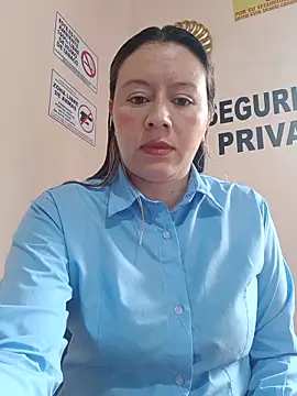 Hannah-colx's Live Chat Room