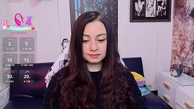 غرفة دردشة Eva_Roussell المباشرة