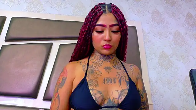 EmilieLake Adlı Modelin Canlı Sohbet Odası