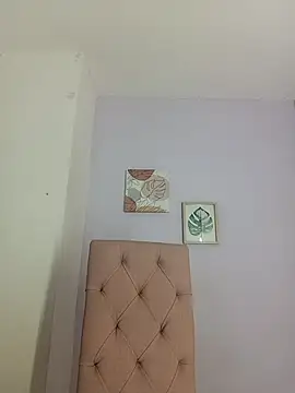חדר צ'אט בשידור חי של MayaLuna1