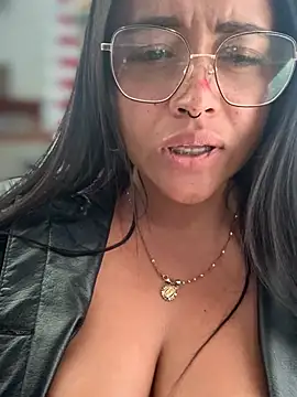Pokój czatu na żywo – Mia_Risky-1