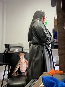 חדר צ'אט בשידור חי של Mia_Risky-1