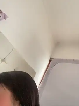 Kuromy_x Adlı Modelin Canlı Sohbet Odası
