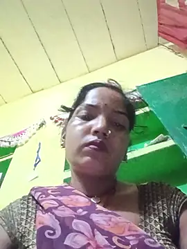 Seema_guptaji Adlı Modelin Canlı Sohbet Odası
