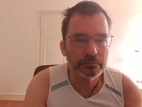 Seks show uživo modela stallionrider88 na kameri