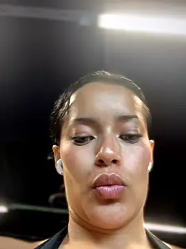 Risky_Workouts live sex-cam show