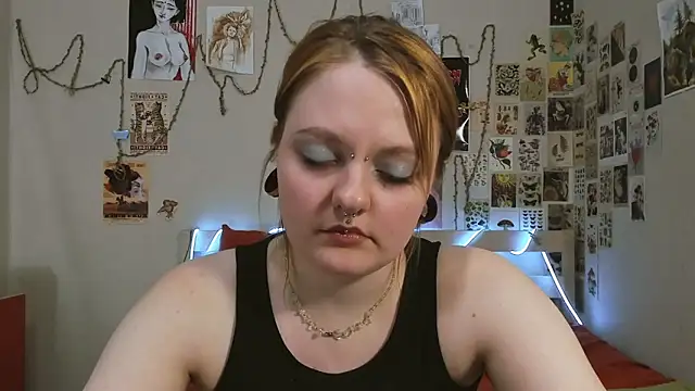 Živá chatovací místnost WonderConnie1