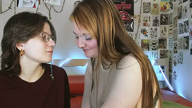 Živá chatovací místnost WonderConnie1