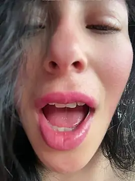 Phòng Chat Trực Tiếp GiuliaBianchi