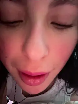 חדר צ'אט בשידור חי של GiuliaBianchi