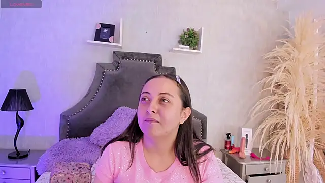 SarahCastro1_ – Naživo chatovacia miestnosť