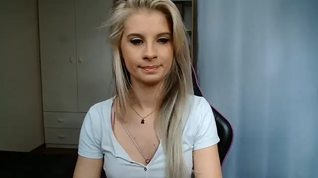KristineGlow's Live Chat Room