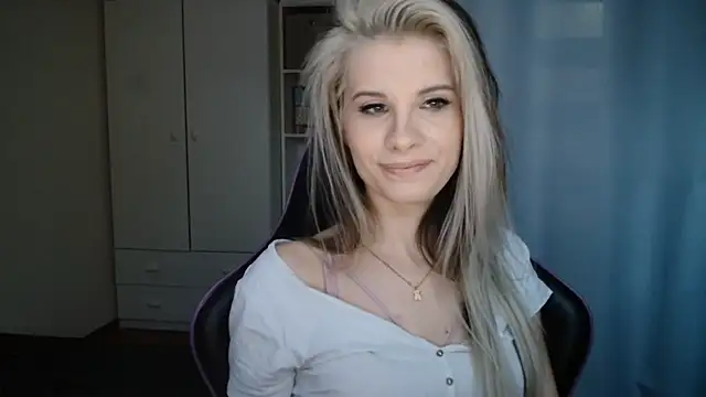 KristineGlow чат на живо