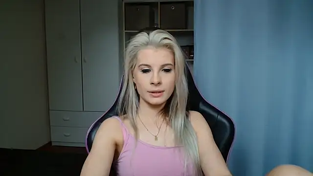 KristineGlow élő chatszobája