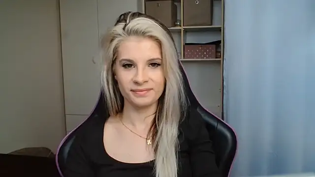 KristineGlow's Live Chat Room