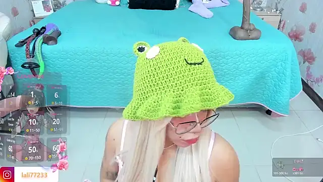SafiroAgataaa's Live Chat Room