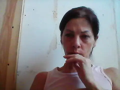 חדר צ'אט בשידור חי של Milana38